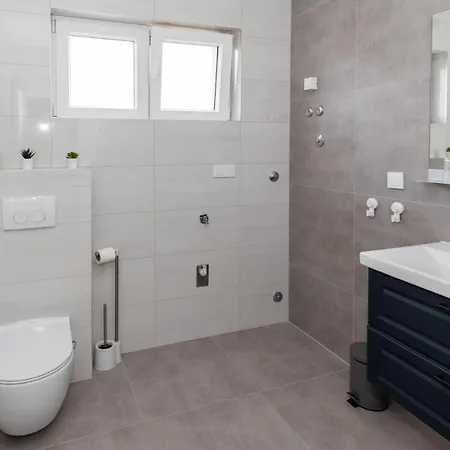 Tatil Evi Cozy In With Wifi Opuzen (Dubrovnik-Neretva)