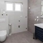 Casa de Férias 2 Bedroom Cozy In Opuzen (Dubrovnik-Neretva)
