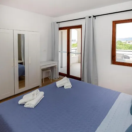 Cozy In With Wifi Opuzen (Dubrovnik-Neretva)