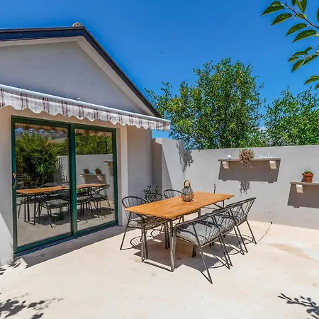 2 Bedroom Beautiful In